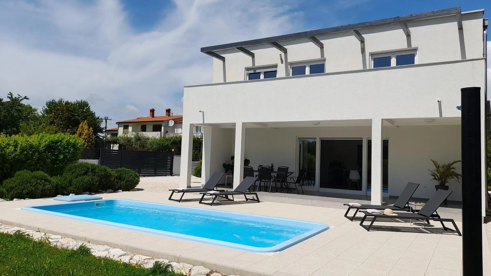Aria Ferienhaus Mit Pool, In Filipana Holiday home