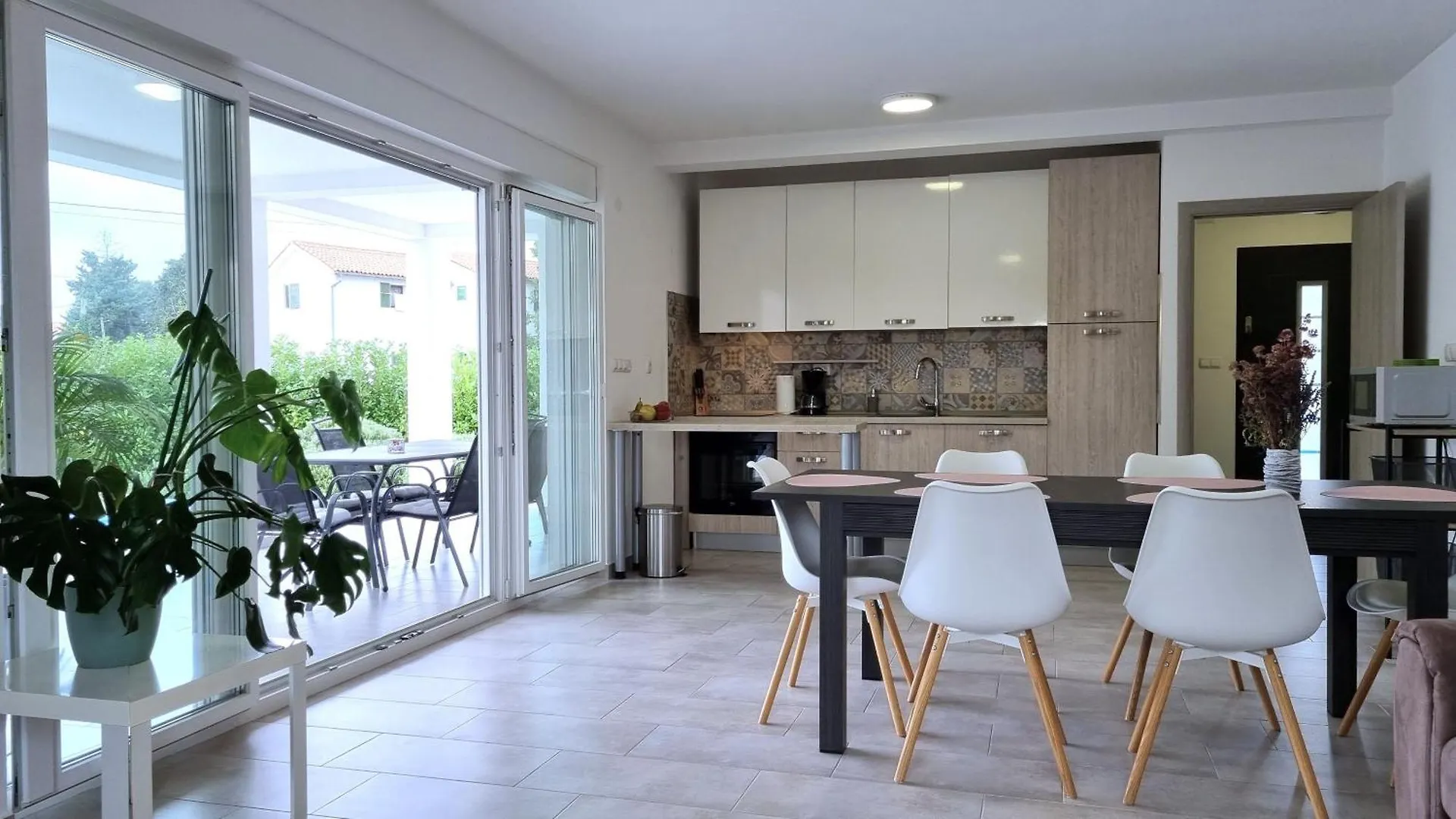 Aria Ferienhaus Mit Pool, In Filipana Holiday home