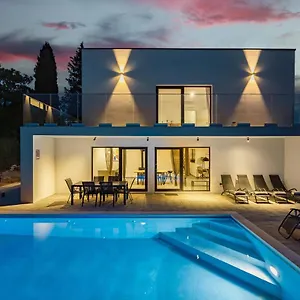 Villa Kalu 2, Filipana